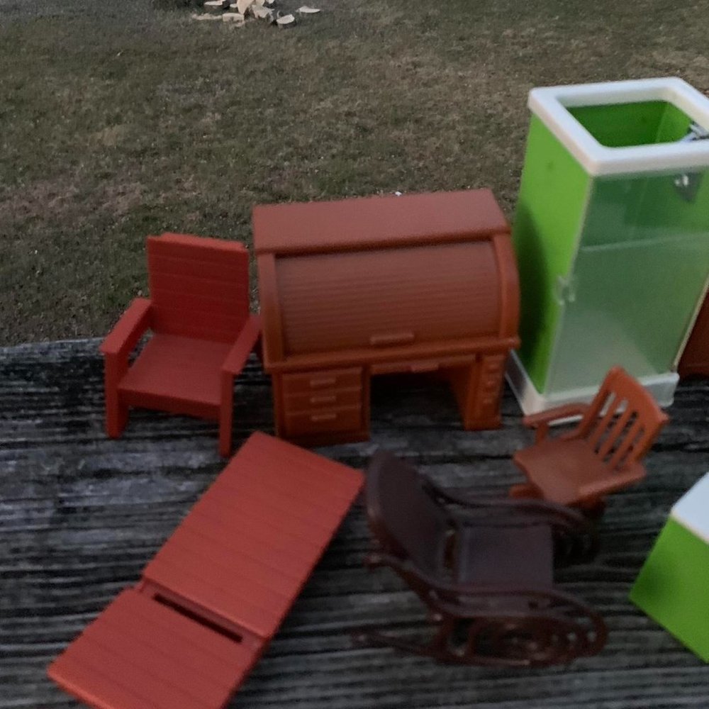 Huge 23 Piece Vintage 1970's Fisher Price Hong Kong Dollhouse Furniture Set - Picture 2 of 8